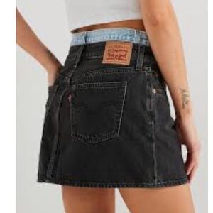LEVI’S RARE 2 COLOR ICON MINI SKIRT SIZE 30